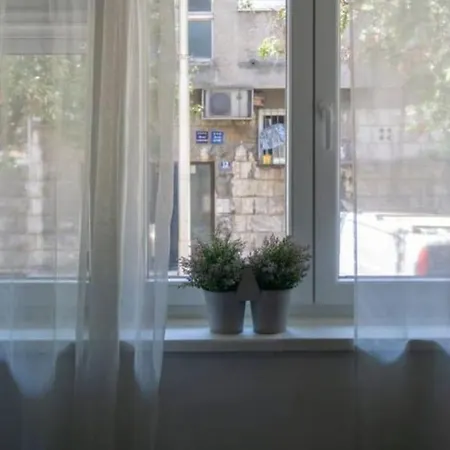 Apartment Ld *
